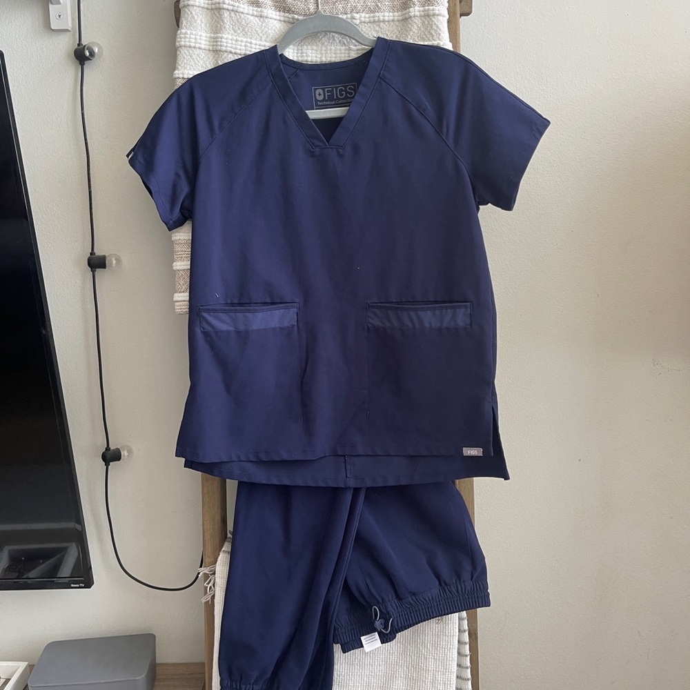 FIGS LIMITED STYLE NAVY BLUE